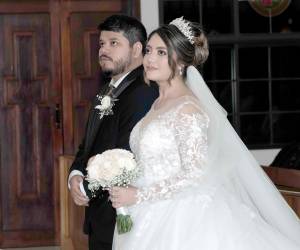 En una tarde llena de emoción y rodeados del cariño de sus familiares y amigos, Milton Barrieri y María Raquel Manzanares unieron sus vidas en una emotiva ceremonia celebrada en la Iglesia María Reina del Mundo de San Pedro Sula. Después de la ceremonia los recién casados junto a sus invitados disfrutaron de una elegante recepción en el Hotel Copantl &amp; Convention Center, donde celebraron su historia de amor con una velada inspirada en Harry Potter, llena de detalles únicos, alegría y momentos inolvidables.
