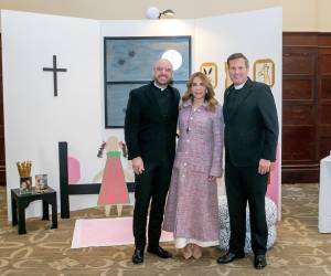 Judith Vitanza presenta su libro “Light and Shadows: Dreamy Adventures”