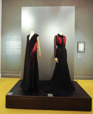 Inauguran exhibición ‘Las Apariencias Engañan: Los vestidos de Frida Kahlo’