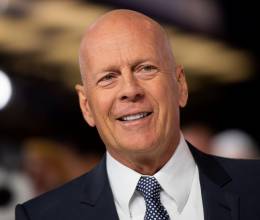 El querido actor Bruce Willis cumplió 70 años, mientras enfrenta la FTD, una enfermedad que suele comenzar entre los 40 y los 65 años y afecta a la personalidad, el comportamiento y el lenguaje.