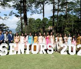 Los Seniors 2025 del Instituto San José del Carmen celebraron su tradicional brunch en medio de la naturaleza del restaurante La Cumbre. En un ambiente lleno de alegría, risas y recuerdos, los jóvenes disfrutaron de una mañana inolvidable rodeados de sus compañeros. Un momento especial para cerrar etapas y prepararse para su esperada graduación en noviembre.