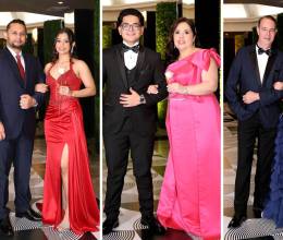 Los seniors 2026 de Mayan School desfilaron junto a sus padres llenos de orgullo y nostalgia marcando el inicio de su prom night en el Centro de Convenciones del Hotel Honduras Maya donde disfrutaron el inicio de una noche que quedará para siempre en sus corazones.