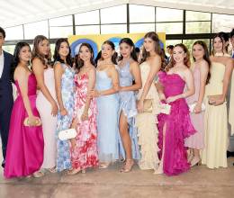 En una fresca y luminosa mañana, los seniors 2026 de DelCampo School celebraron su tan esperado Senior Breakfast en un ambiente lleno de alegría y estilo. Bajo la temática “Dolce Vita”, los estudiantes se reunieron en Invernaderos del Trigo, donde disfrutaron de una velada especial entre risas, fotografías y momentos que quedarán grabados como el inicio de una etapa inolvidable.