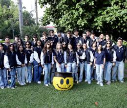 En una mañana cargada de entusiasmo, la generación 2026 de Hillcrest School celebró su esperado <i>entrance</i>. Los seniors iniciaron el día con un cálido desayuno en La Cuisinette, donde compartieron risas y momentos especiales junto a sus compañeros, antes de partir en caravana hacia su colegio para dar inicio a su último año de high school.