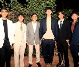 La generación 2025 de San Francisco de Sales Catholic School de Tegucigalpa vivió una noche inolvidable durante su última reunión de despedida, antes de la tan esperada gala de graduación. Fue en el restaurante El Padrino donde los 15 estudiantes se reunieron para compartir una velada llena de alegría, amistad y recuerdos imborrables. En la foto: Enry Rodríguez, Elías Salomón, Joseph Sierra, Patrick Walters, Alberto Zúniga y Luis Mejía.
