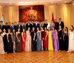 ¡Una noche inolvidable! Llenos de triunfo, los seniors de Lincoln School disfrutaron de una increíble fiesta en los salones del Hotel InterContinental que dio inicio con el desfile de padres e hijos, para luego brindar y dar inicio a una imborrable celebración hasta el amanecer.