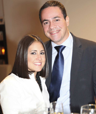 El compromiso matrimonial de Atenas Hernández y Juan Merino