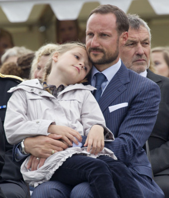 Niños herederos al trono
