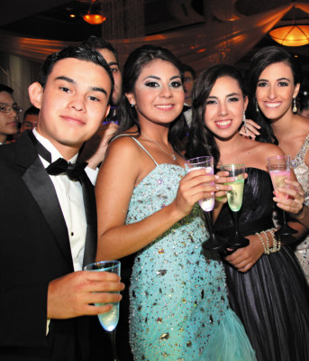 La prom de la Escuela Americana