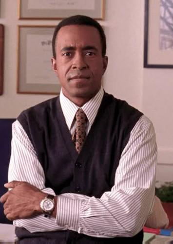 <b>Tim Meadows sera de nuevo el director Duvall</b>De igual manera, el actor Tim Meadows, quien dio vida al director Duvall en ‘Mean Girls’, también regresará a este nuevo proyecto. Conocido por su participación en películas como El Halloween de Hubie, Wayne 2 y series como Mr. Box Office, Los Goldberg y Schooled, entre otras.