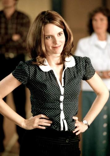 <b>Tina Fey regresa con su papel de la Sra. Norbury</b>En una entrevista para ‘Late Night with Set Meyers’en febrero del 2023 la actriz Tina Fey, quien interpretó a la Sra. Norbury en ‘Mean Girls’ de 2004 anunció que regresará al musical de Paramount. Reconocida por su participación en aby Mama, Una noche fuera de serie con Steve Carell, y Megamind, otra animación con las voces de Brad Pitt, Will Ferrell y Jonah Hill.