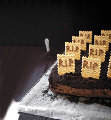Spooky Halloween Cake