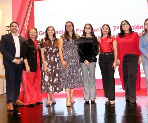 Así se vivió la séptima edición del programa de BAC junto a UNITEC, Mentorías Mujeres BAC con el objetivo de fortalecer la gestión y crecimiento de los negocios de mujeres empresarias hondureñas, durante 4 meses las empresarias recibieron 2,514 horas de formación y acompañamiento en gestión empresarial. Además como parte del programa las tres empresarias con los proyectos más destacados fueron reconocidas con L350,000 en capital de trabajo.