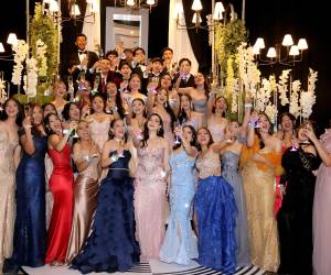 Entre sonrisas, alegría y mucha emoción los seniors 2026 de Mayan School disfrutaron de su prom night en el Centro de Convenciones del Hotel Honduras Maya en una noche llena de música, baile y recuerdos que quedarán en sus corazones.