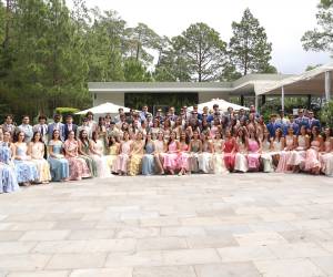 La generación 2027 de la Escuela Americana de Tegucigalpa se reunió para celebrar su esperado Senior Breakfast, un encuentro que marca el inicio de la cuenta regresiva hacia la graduación. Entre sonrisas, anécdotas y momentos especiales, los estudiantes compartieron una mañana para celebrar los recuerdos construidos y las nuevas experiencias que les esperan en esta última etapa escolar.