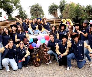 Los seniors 2027 de Hillcrest School disfrutaron de una mañana agradable en el restaurante La Cuisinette donde degustaron de un exquisito desayuno marcando el inicio de su tan esperada senior entrance en su ultimo primer dia de clases, un momento lleno de nostalgia y alegría.