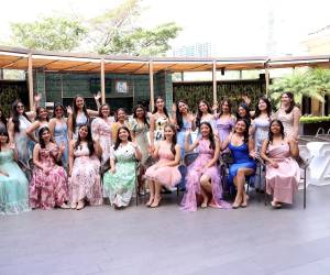 Los seniors 2026 de England School se reunieron en el Hotel InterContinental para celebrar un brunch especial. Elegantes y llenos de entusiasmo, los estudiantes llegaron listos para compartir risas, tomarse fotografías y disfrutar de la compañía de sus amigos, creando recuerdos inolvidables antes de cerrar esta etapa de su vida escolar.