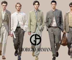 La colección masculina Spring/Summer 2027 de Giorgio Armani presentó una propuesta ligera, sofisticada y relajada, donde predominaron las siluetas fluidas, los tejidos frescos y una paleta inspirada en el Mediterráneo.
