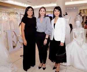 Marcia Lagos, Pamela Cruz y Andrea Lagos.