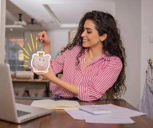 El inicio del año trae una promesa clara: nuevas metas. Y si uno de tus propósitos para 2026 es tener más consciencia financiera, estás en el lugar correcto. Ya no se trata solo de ganar dinero, sino de aprender a administrarlo con intención para construir una relación sana con tus finanzas y —lo más importante— reducir el estrés. Por eso, hoy te compartimos 8 tips clave para tomar control de tu dinero.