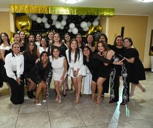Exalumnas del Instituto María Auxiliadora celebraron con orgullo sus 20 años de graduación, en un emotivo reencuentro realizado en el Plaza Juan Carlos, Tegucigalpa. El evento estuvo lleno de alegría, premios y momentos especiales que reflejaron el espíritu de unidad y amistad que caracteriza a las promociones salesianas.