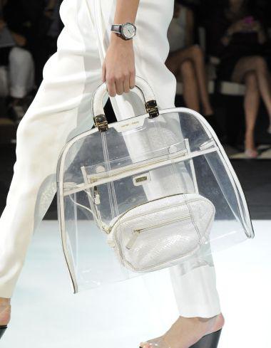 Bolso transparente con bolsito dentro en color blanco 