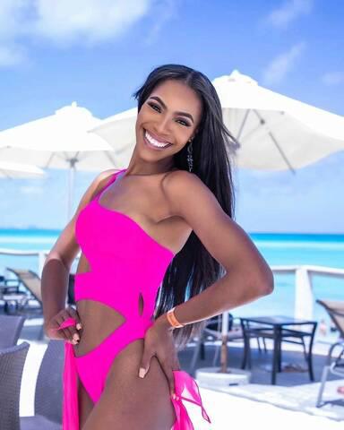 Selvinique Wright representará a Bahamas en el próximo certamen internacional. A sus 32 años, Wright es una destacada protectora de animales y fundadora de su propia fundación, dedicada a la salud emocional, espiritual y física de la mujer. En 2016, Wright logró posicionarse en el Top 10 de Miss Grand Internacional. 