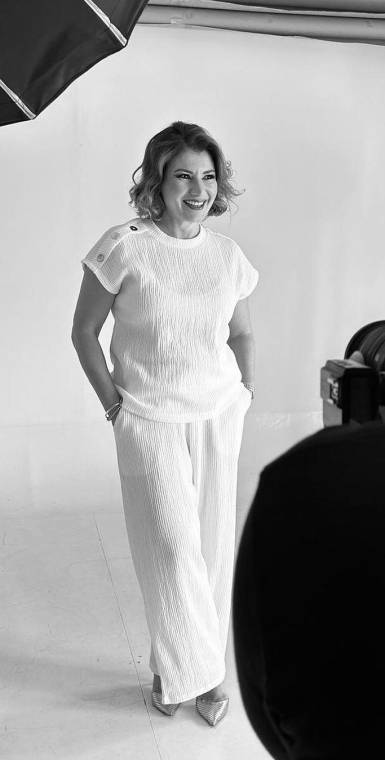 Gladys González presenta “Esplendor Marítimo”