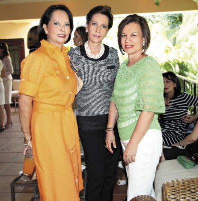 Nan Marinakys, Ana María Durón y María Elena Cantero