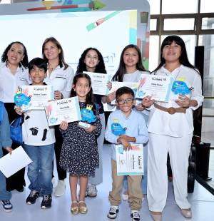 La creatividad y la visión de los niños hondureños brillaron en el Dream Car Art Contest 2026, una iniciativa de Grupo Flores que celebró el talento joven y la imaginación al máximo. Los participantes transformaron sus ideas sobre el futuro de la movilidad en obras de arte únicas, y sus propuestas fueron reconocidas por la empresa como un reflejo del ingenio y la innovación de las nuevas generaciones.