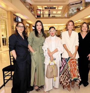 La firma española <b>Purificación García</b> conmemoró su <b>5º aniversario</b> en Mall Multiplaza Tegucigalpa con una celebración que reunió a clientes, invitados especiales y amantes de la moda. El evento destacó por su ambiente sofisticado, donde la esencia de la marca, elegancia contemporánea, calidad y diseño, se hizo sentir en cada detalle. Esta velada no solo marcó cinco años de presencia en el país, sino también el compromiso continuo de la marca con sus seguidores hondureños.