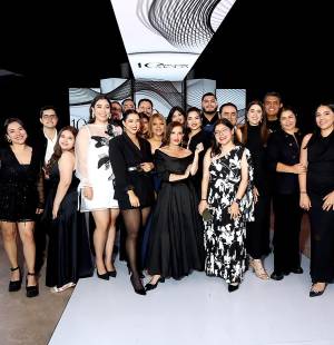 Los invitados del día 2 de BAC Estilo Moda 2025 vivieron una noche espectacular, disfrutando de las pasarelas que presentaron las propuestas Spring/Summer 2026 de talentosos diseñadores hondureños. Una velada que celebró creatividad, estilo y el poder de la moda nacional.