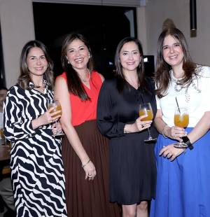 Una velada para los sentidos. Clientes de BAC Private Banking disfrutaron de A Dose of Tequila, una experiencia única que combinó alta gastronomía con una cata de tequilas premium en el restaurante Xunán. En la foto: Fabiola Cañas, Sayra Nassar, Valeria Ríos y Melissa Stefan.
