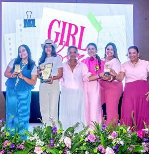 Girl Boss 2025 culminó con broche de oro. El cierre de esta edición se vivió en grande con un market en San Pedro Sula, donde el empoderamiento femenino se sentía en cada rincón. Las finalistas de esta competencia, organizada por BANPAÍS y Revista Estilo, llegaron a la capital industrial para presentar sus productos y servicios con pasión. Tras una tarde llena de inspiración y ventas, se celebró la gran final, revelando a las ganadoras del tercer, segundo y primer lugar. Una velada extraordinaria que celebró el talento y la fuerza de las mujeres emprendedoras.