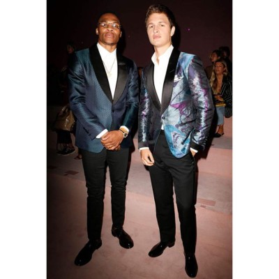 Russell Westbrook, Ansel Elgort<br/>Esmóquines fantasía con chaquetas confeccionadas en tejidos con textura y estampados inusuales. Una apuesta complicada de vestir y que eligieron el jugador de la NBA Russell Westbrook y el actor Ansel Elgort.<br/>