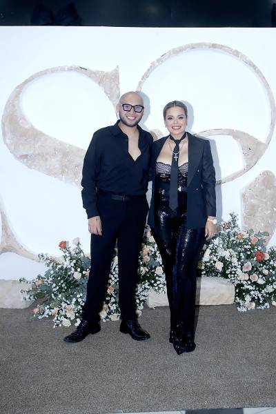 La reapertura de Sol Boutique marca un nuevo capítulo en la moda de Honduras. Con la visión de la personal shopper Sol Sosa, la boutique ofrece a sus clientes acceso exclusivo a marcas que destacan por su diseño y artesanía internacional, consolidándose como un espacio de referencia para quienes buscan tendencias y piezas únicas en la ciudad. En la foto: Brandon Rubio y Sol Sosa.