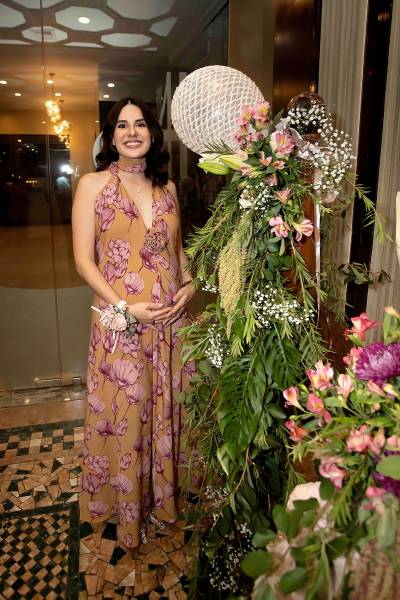 En una tarde llena de elegancia y emoción la familia de Arista Mainardi de Ramos y su esposo Fernando Ramos celebraron el baby shower tan esperado de su hija Catalina Ramos Mainardi en el Salón Mediterráneo del Club Hondureño Árabe donde las invitadas disfrutaron de una tarde llena de momentos especiales y alegría.