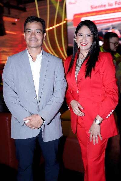 Shell presentó oficialmente su campaña “Siente la Fórmula”, una promoción que premia la lealtad de sus clientes con la oportunidad de ganar un viaje VIP al Gran Premio de Barcelona 2026. La velada reunió a invitados especiales, ejecutivos de la marca y amantes del automovilismo, quienes conocieron de primera mano los detalles de esta experiencia única que conecta innovación, velocidad y alto desempeño.