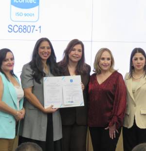Banpaís, el único banco del sistema financiero nacional certificado bajo la Norma ISO 9001:2015 desde 2009, celebra 15 años consecutivos de excelencia en gestión de calidad, consolidando su liderazgo como referente en servicio, innovación y mejora continua. Un aniversario que no solo celebra el pasado, sino que reafirma el compromiso con el futuro de la banca en Honduras.