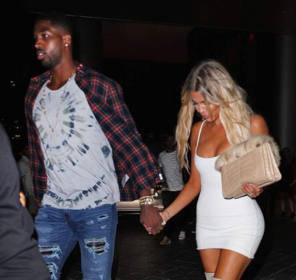 EXCLUSIVE: Khloe Kardashian and Tristan Thompson hold hands after dinner at Zuma with Kourtney Kardashian and Jonathan Cheban in Miami, Florida.<P>Pictured: Tristan Thompson, Khloe Kardashian<B>Ref: SPL1356136 170916 EXCLUSIVE</B><BR/>Picture by: Jackson Lee / Splash News<BR/></P><P><B>Splash News and Pictures</B><BR/>Los Angeles: 310-821-2666<BR/>New York: 212-619-2666<BR/>London: 870-934-2666<BR/>photodesk@splashnews.com<BR/></P>