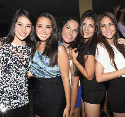 Alegre despedida para los seniors de la Elvel School