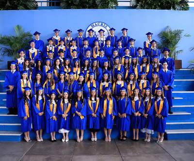Graduación de la clase 2025 de Macris School