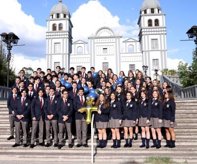 Misa de Acción de Gracias de los Seniors 2026 de la Escuela Americana