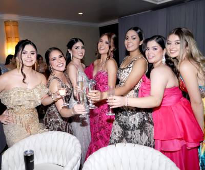 Invitados a la Prom 2026 de la Academia Los Pinares 
