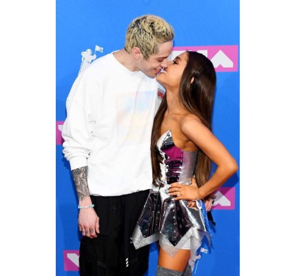 El romance entre Ariana Grande y Pete Davidson