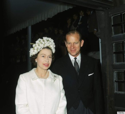 Isabel II celebra cumpleaños estrenando retrato