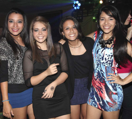 Alegre despedida para los seniors de la Elvel School