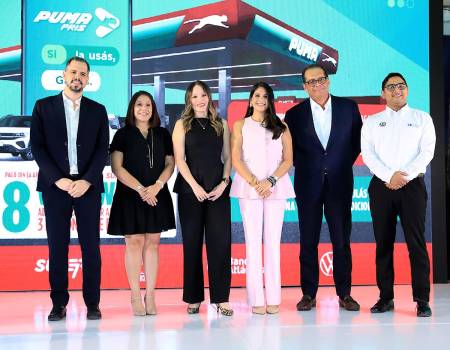 Iván Morales , Dolores Pinel, Sarahí Fúnez, Paola Padilla y Danny Rodríguez.