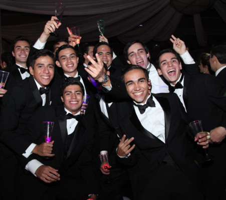 La prom de la Escuela Americana