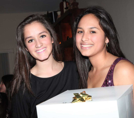 Gift exchange de los Seniors de la Americana